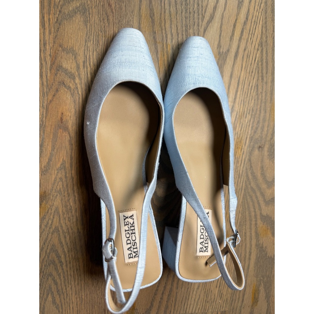 Badgley Mischka Light Blue Textured Fabric Slingback Block Heel Pumps Size 8 - Picture 2 of 9